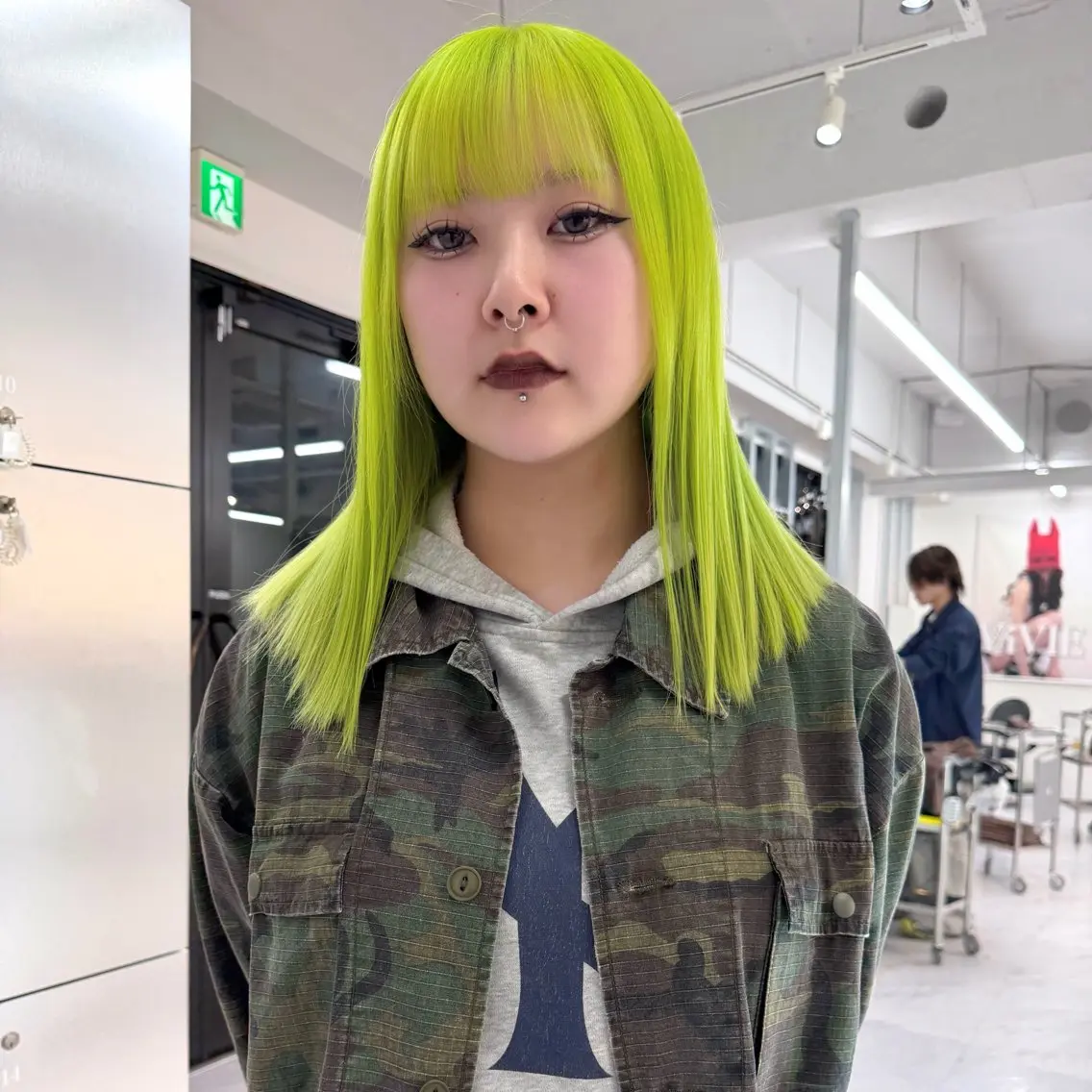 ミディアム カラー ベージュカラー ブリーチ ケアブリーチ デザインカラー ダブルカラー ヘアカラー トリートメント TATSUブリーチ/ ミルクティーベージュのヘアスタイル