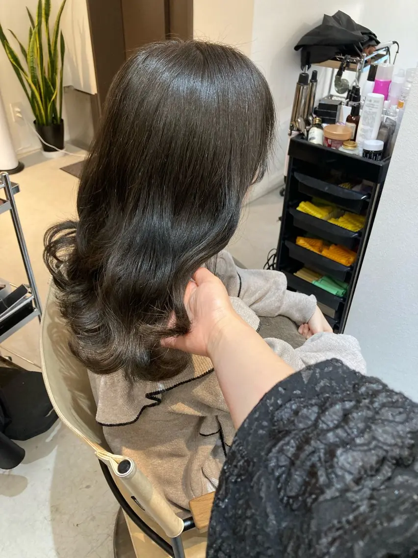 セミロング カット ヘアカラー トリートメント ✨色持ちの良い艶 カラー✨蟹江真世のヘアスタイル