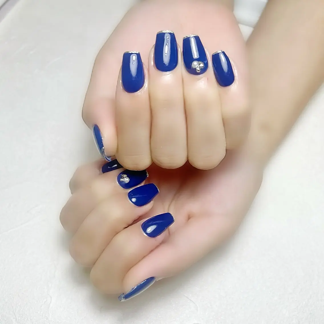 ネイル ブルー ラメ(グリッター) オフィスネイル ワンカラーネイル シルバー rouse nail RISATOのネイルデザイン
