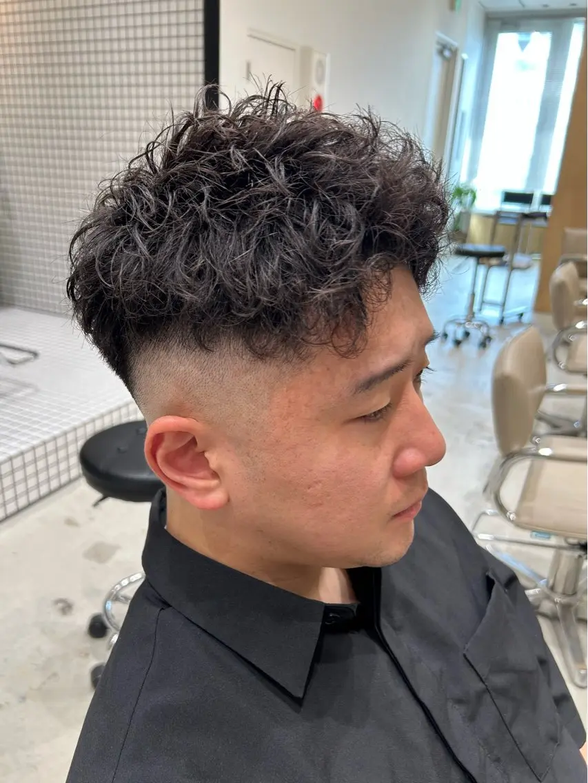 パーマ メンズ フェードカット メンズパーマ カット パーマ 🐲ツイスパ🐲 フェード/龍のヘアスタイル