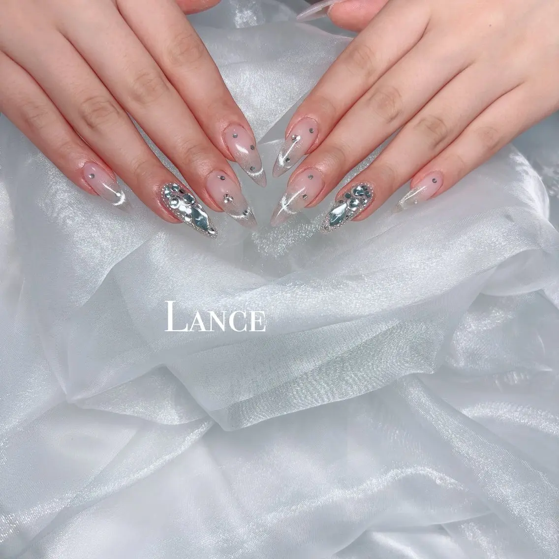 ネイル オーロラネイル フットネイル キラキラネイル 韓国ネイル マグネットネイル Lance nailのネイルデザイン