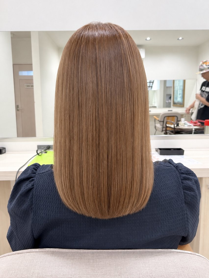 セミロング カット 縮毛矯正 安田 里奈のヘアスタイル