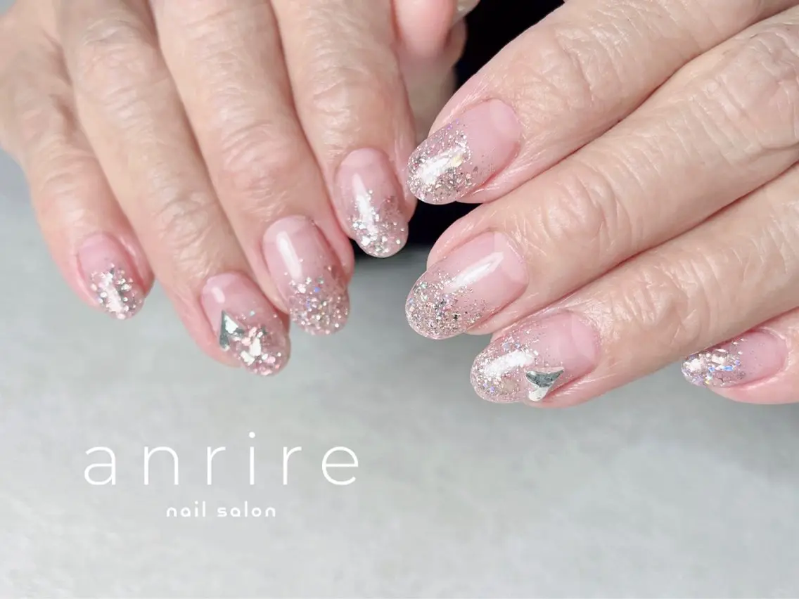 ネイル アートネイル ジェルネイル グラデーション ハート キラキラネイル nailsalon anrireのネイルデザイン