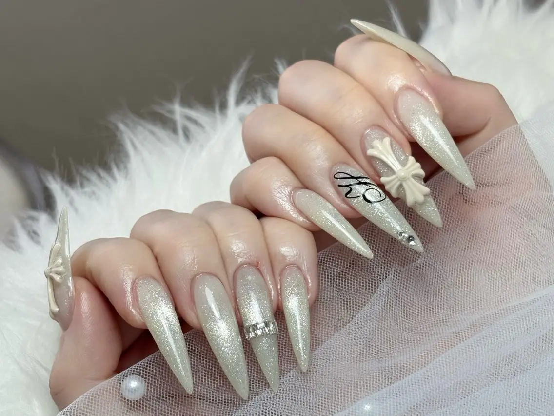 ネイル チークネイル ドット フレンチネイル グラデーション ハート ハンドネイル ハンドケア Eli Muse 新宿ネイルのネイルデザイン