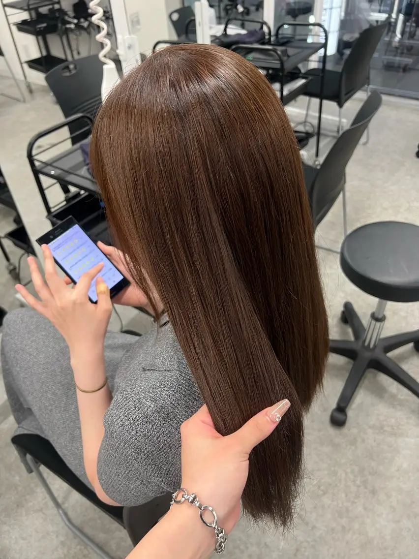 ロング Natsumi / 透明感艶カラーのヘアスタイル