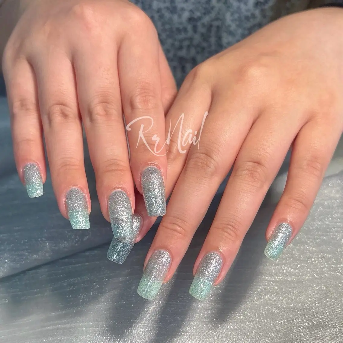 セミロング ハンドネイル Rr Nailのネイルデザイン