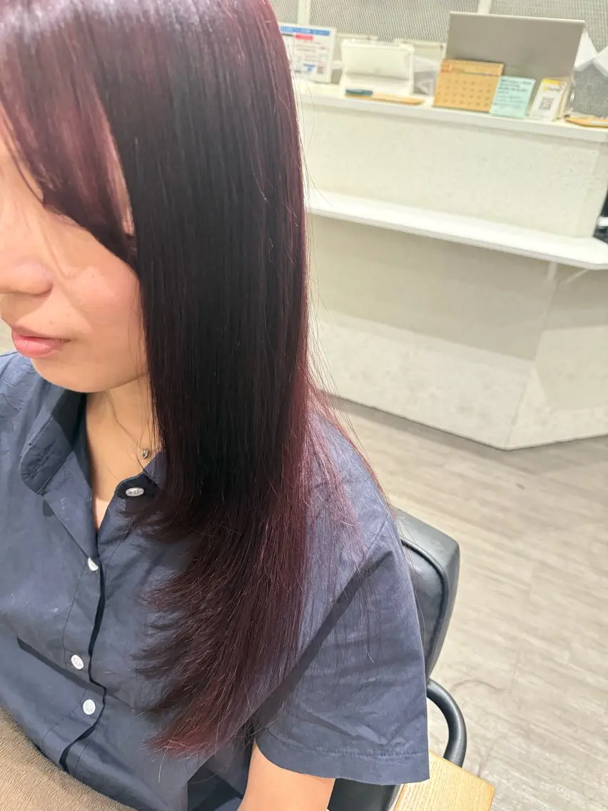 ロング カラー レッドカラー レイヤーカット cocotte🫧 kotomiのヘアスタイル