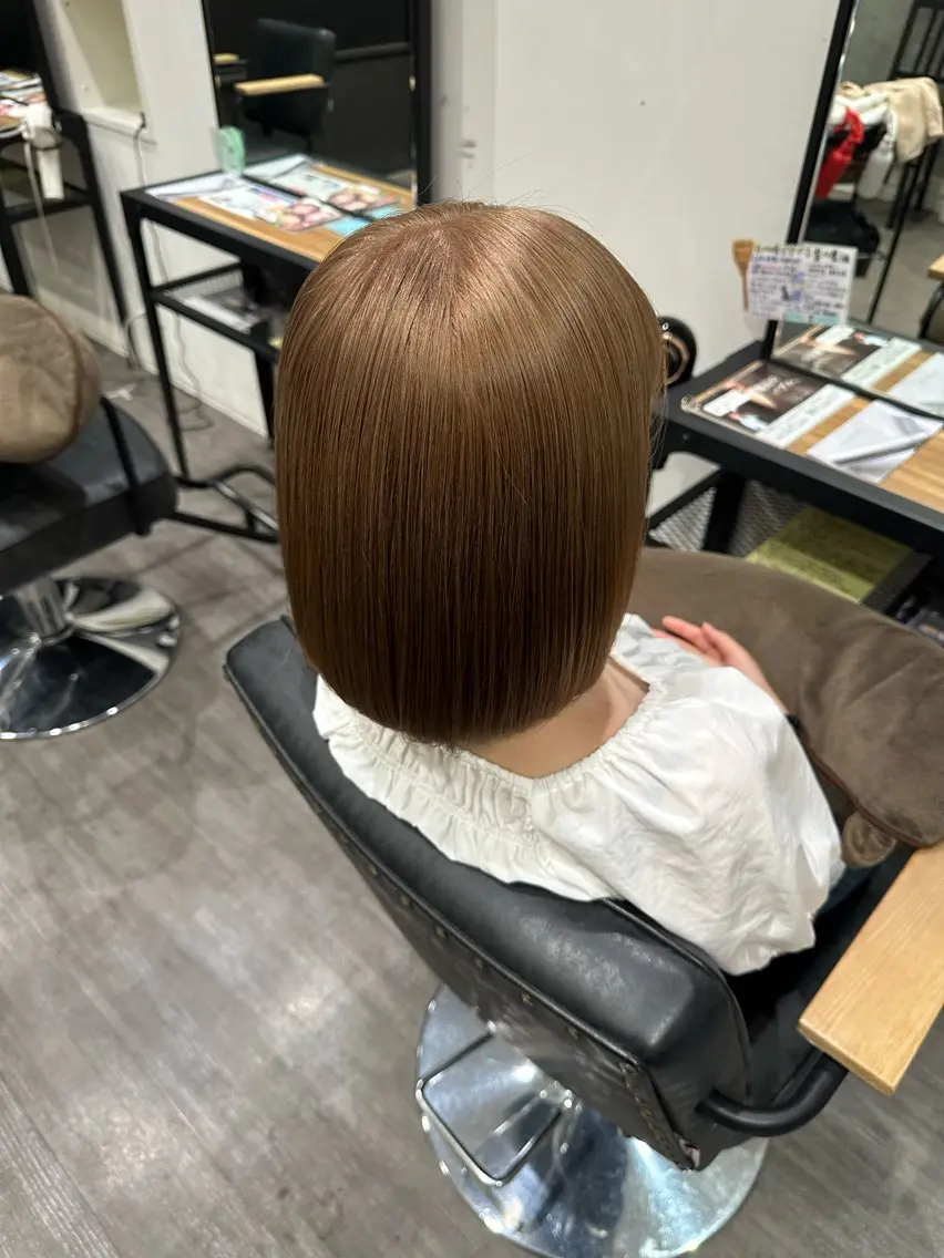 ミディアム カラー グレージュ ミルクティーグレージュ カット ヘアカラー トリートメント 艶髪レイヤー上田 紗也🇰🇷💗のヘアスタイル