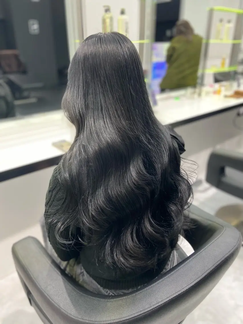 ロング カラー ヘアアレンジ カット ヘアカラー トリートメント ヘアセット レイヤー×透明感カラ ーHAYATOのヘアスタイル