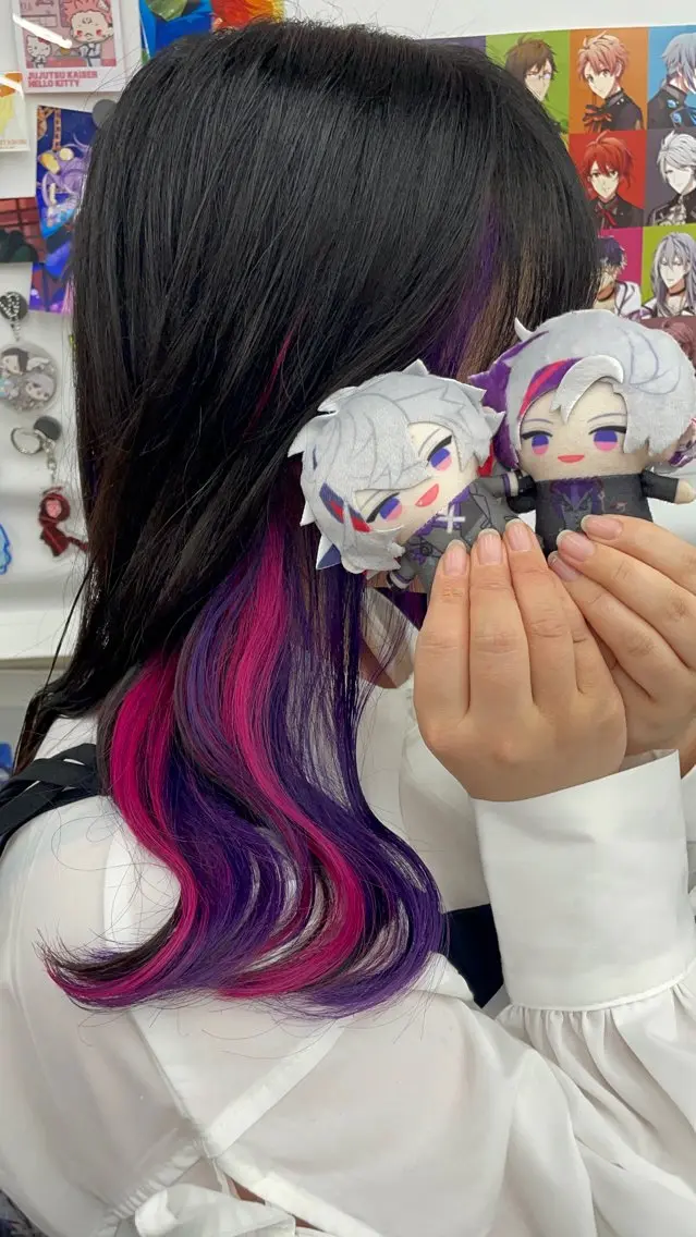 セミロング カラー インナーカラー 推し ブリーチ 髪質改善のヘアスタイル
