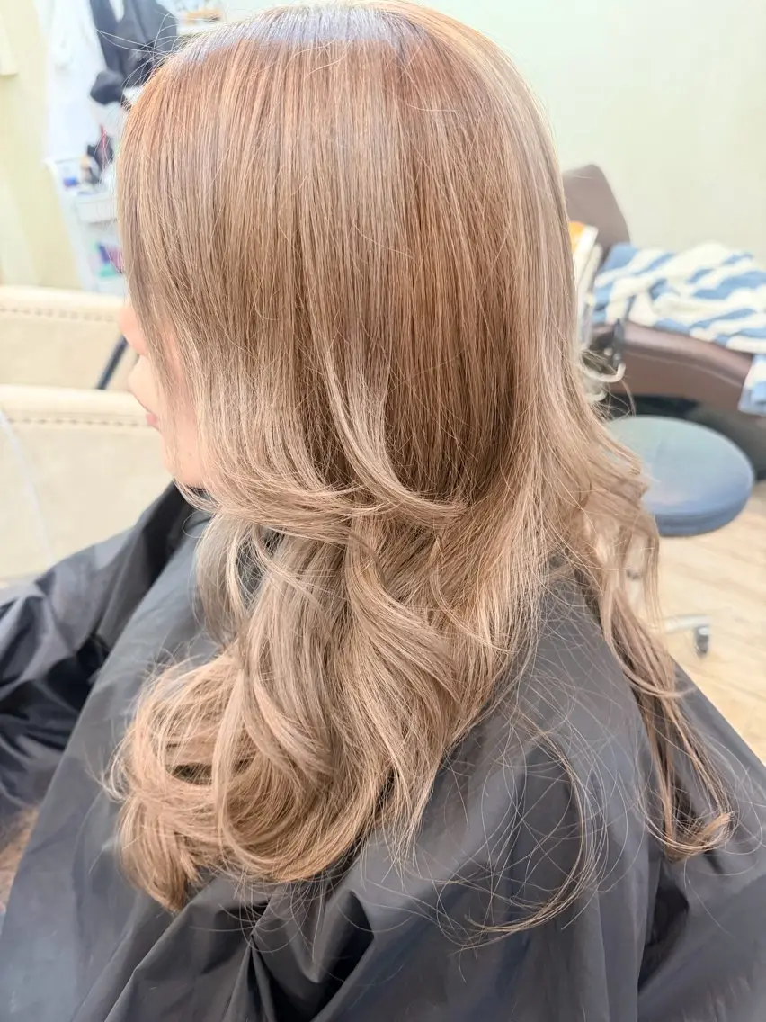 ロング カラー カット ヘアカラー トリートメント 鶴見 和美のヘアスタイル