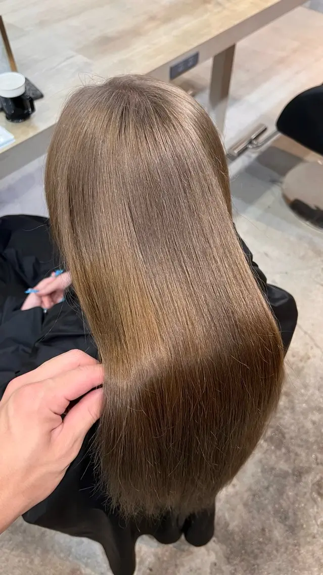 ロング カラー グレージュ 野村 星斗のヘアスタイル
