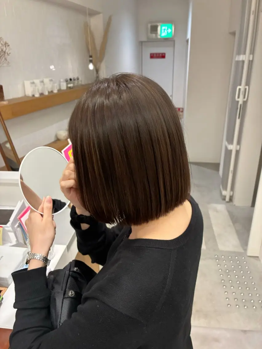 ミディアム カット 山本 睦のヘアスタイル