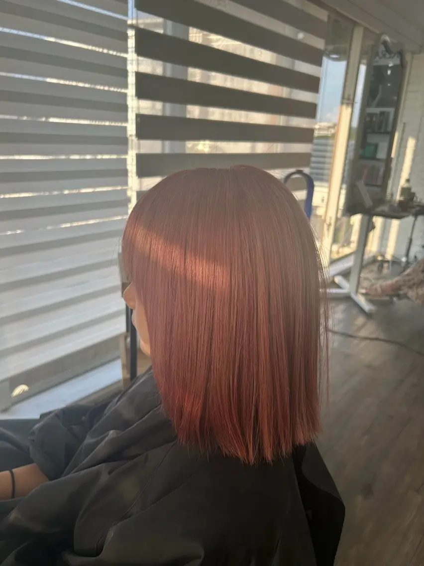 ショート カラー ブラウンカラー ピンクカラー ローズカラー ローズブラウン 大城 櫂のヘアスタイル