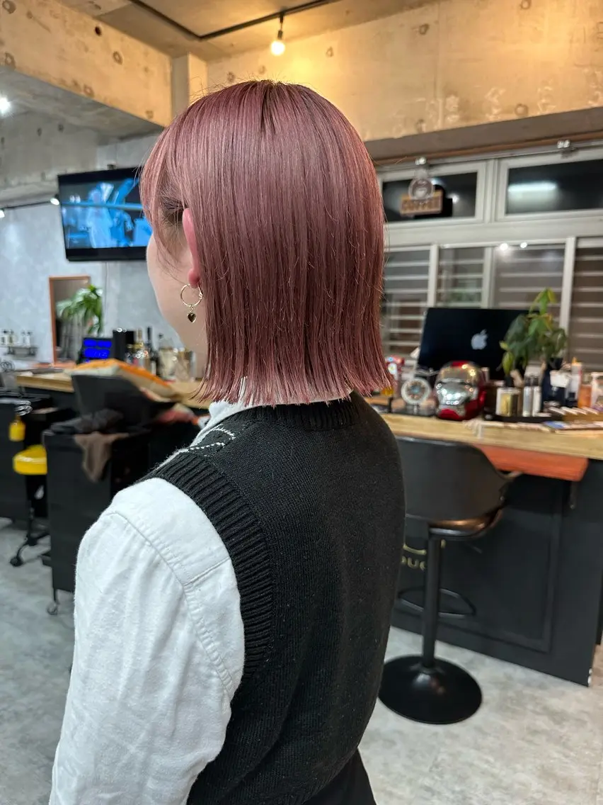 ショート 切りっぱなしボブ ショートボブ ハンサムショート 丸みショート ボブ カット ヘアカラー トリートメント モテ髪/ボブ/ショー ト/アダチフウトのヘアスタイル