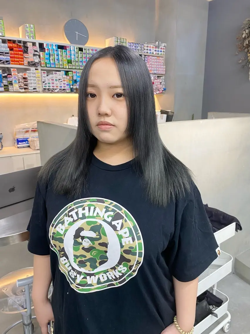 セミロング カラー ヘアカラー 前橋 姫奈のヘアスタイル