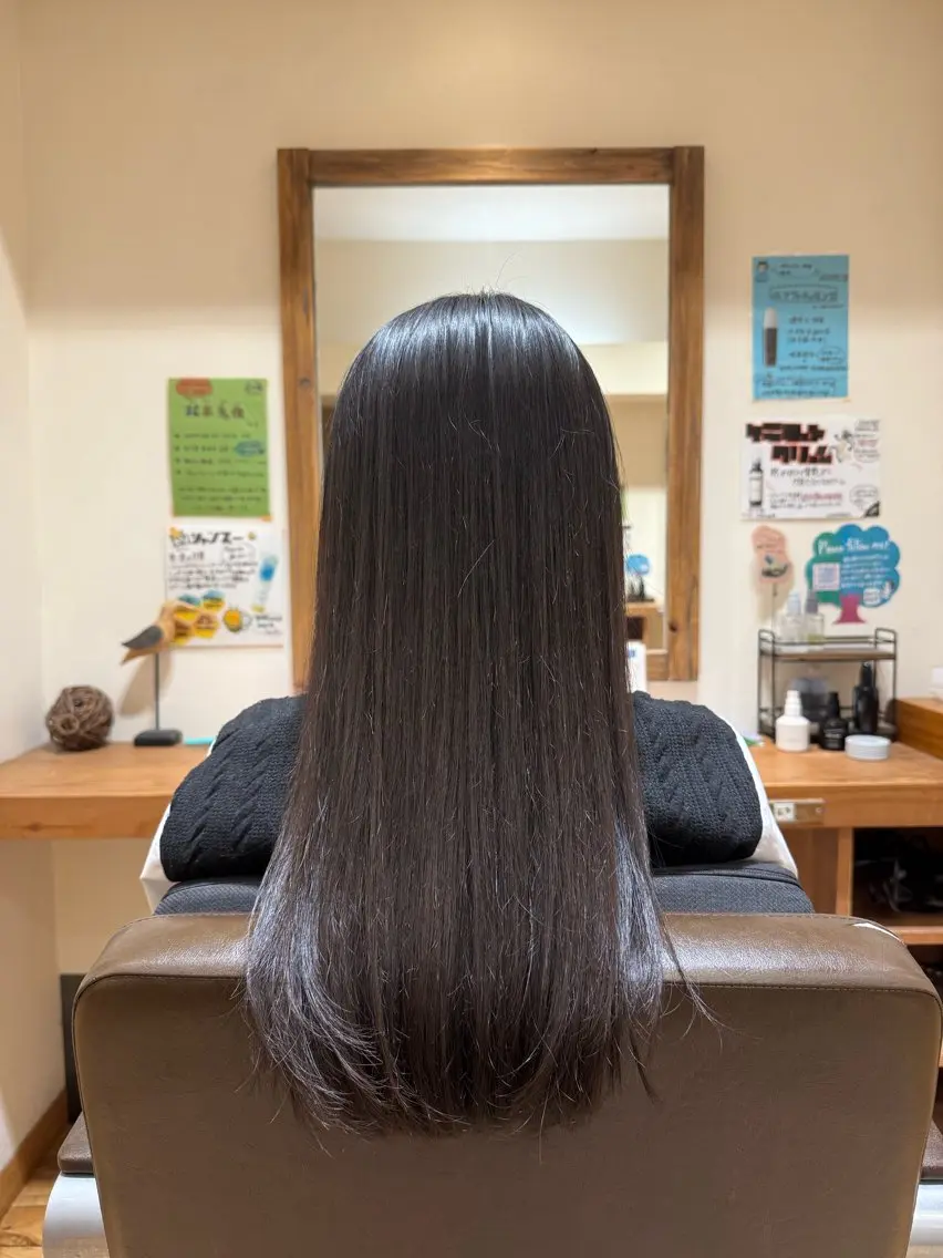 ロング 縮毛矯正 安藤 来桃のヘアスタイル