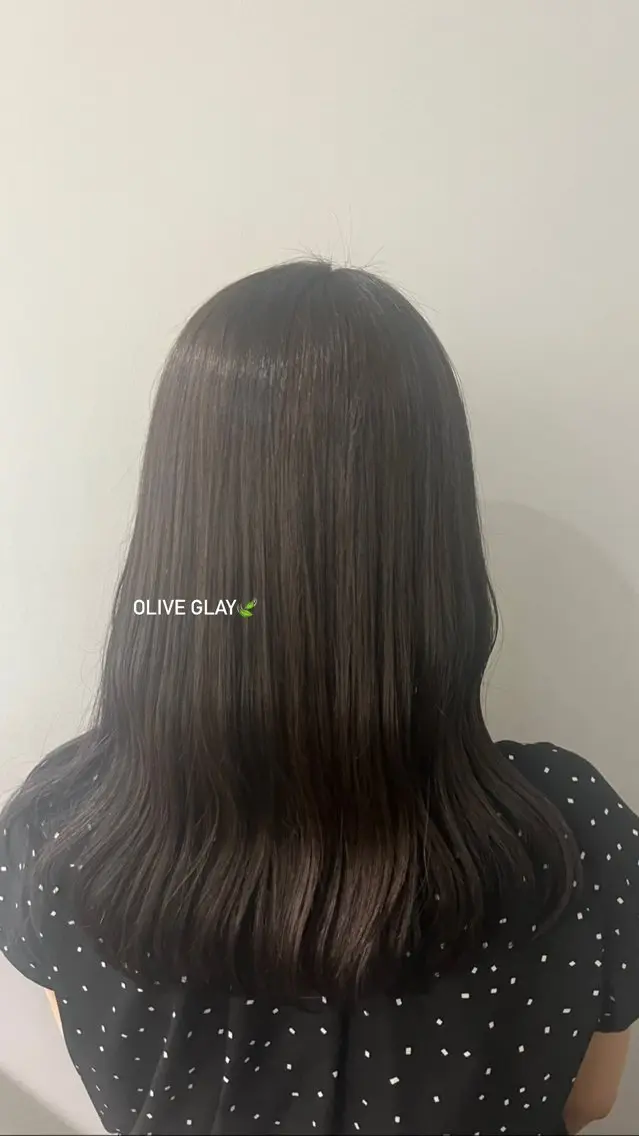 ミディアム カラー ヘアアレンジ グレージュ オリーブグレージュ オリーブグレー -みつま はるな-のヘアスタイル