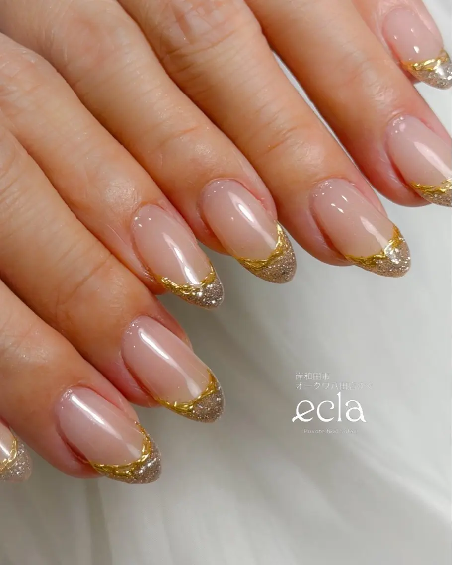ネイル アートネイル フラッシュネイル フレンチネイル ゴールド ラメ(グリッター) Nail Salon ecla 〜エクラ〜のネイルデザイン
