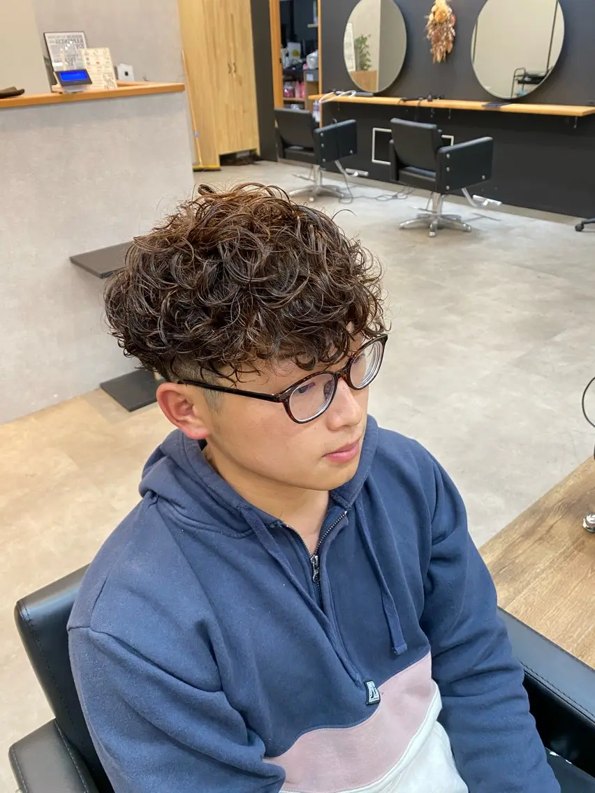 パーマ メンズ スペインカール カット パーマ BLEACHi高崎店 /湯浅泳作のヘアスタイル