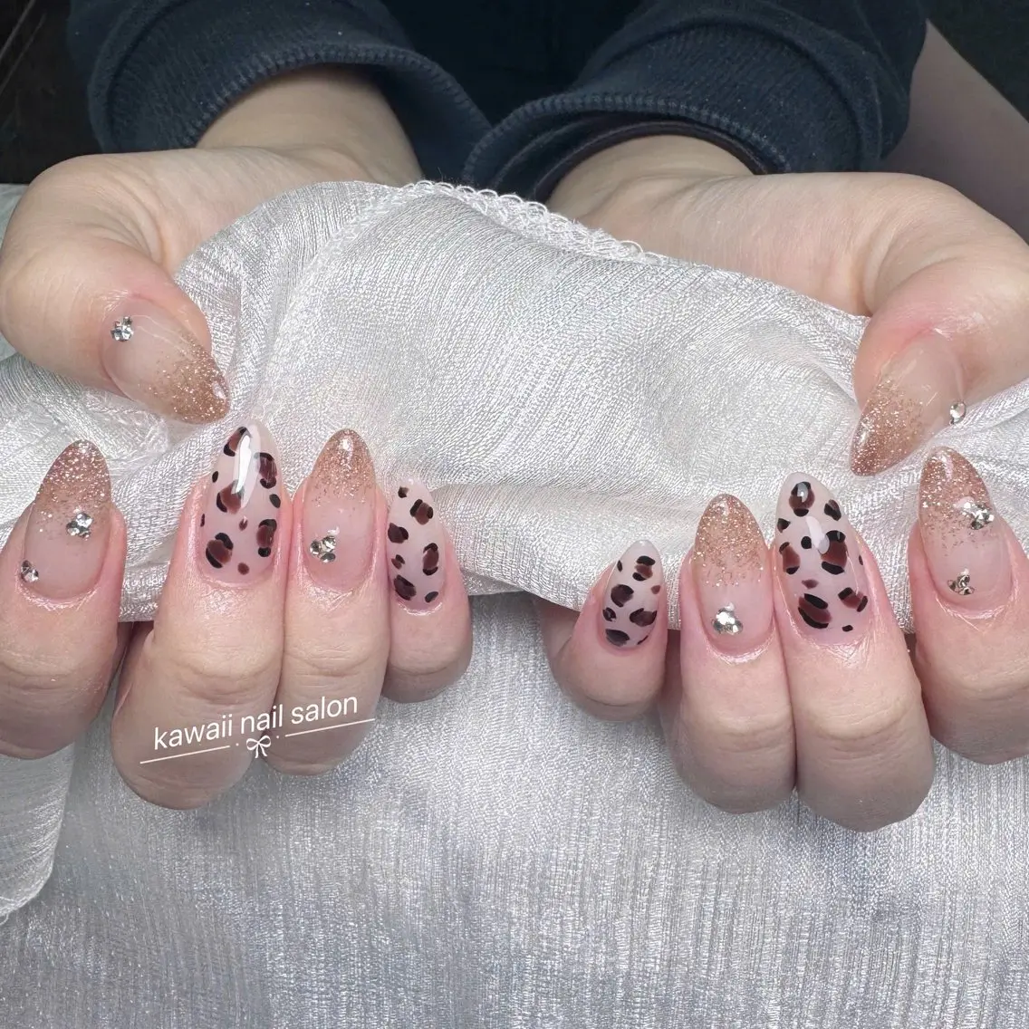 ネイル アニマル柄 長さ出し フレンチネイル グラデーション キラキラネイル Kawaii Nail Salonのネイルデザイン
