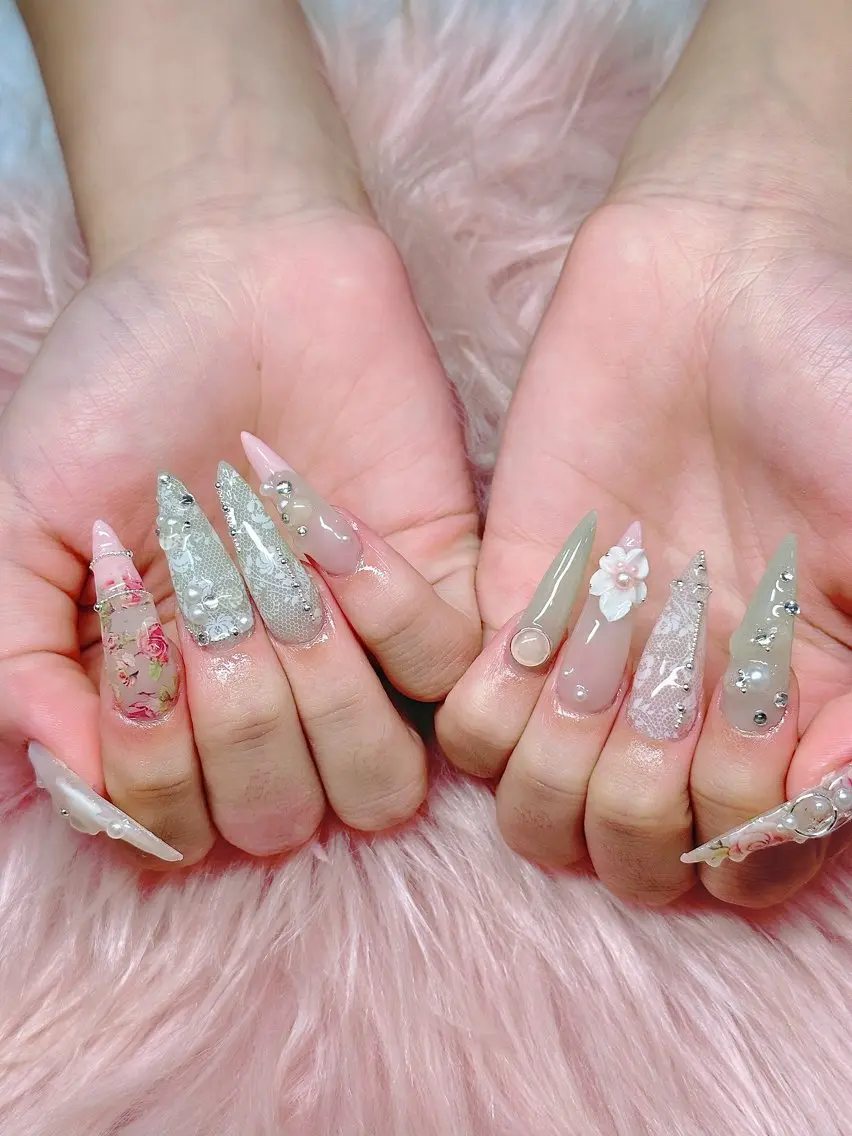 ネイル ハンドネイル HAPPI NAIL CALINのネイルデザイン