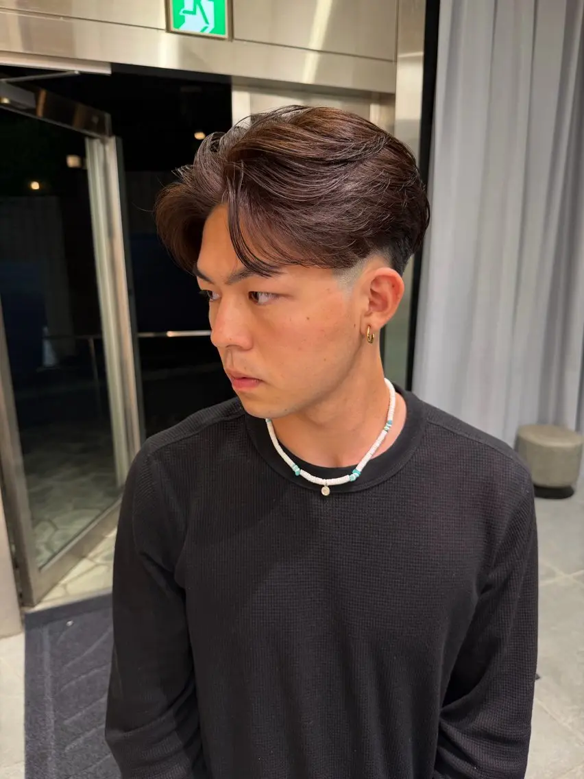 ミディアム カラー パーマ メンズ ミディアムパーマ センターパート フェードカット メンズパーマ ブラウンカラー カット ヘアカラー 💈原宿指名No.1 センターパート💈のヘアスタイル