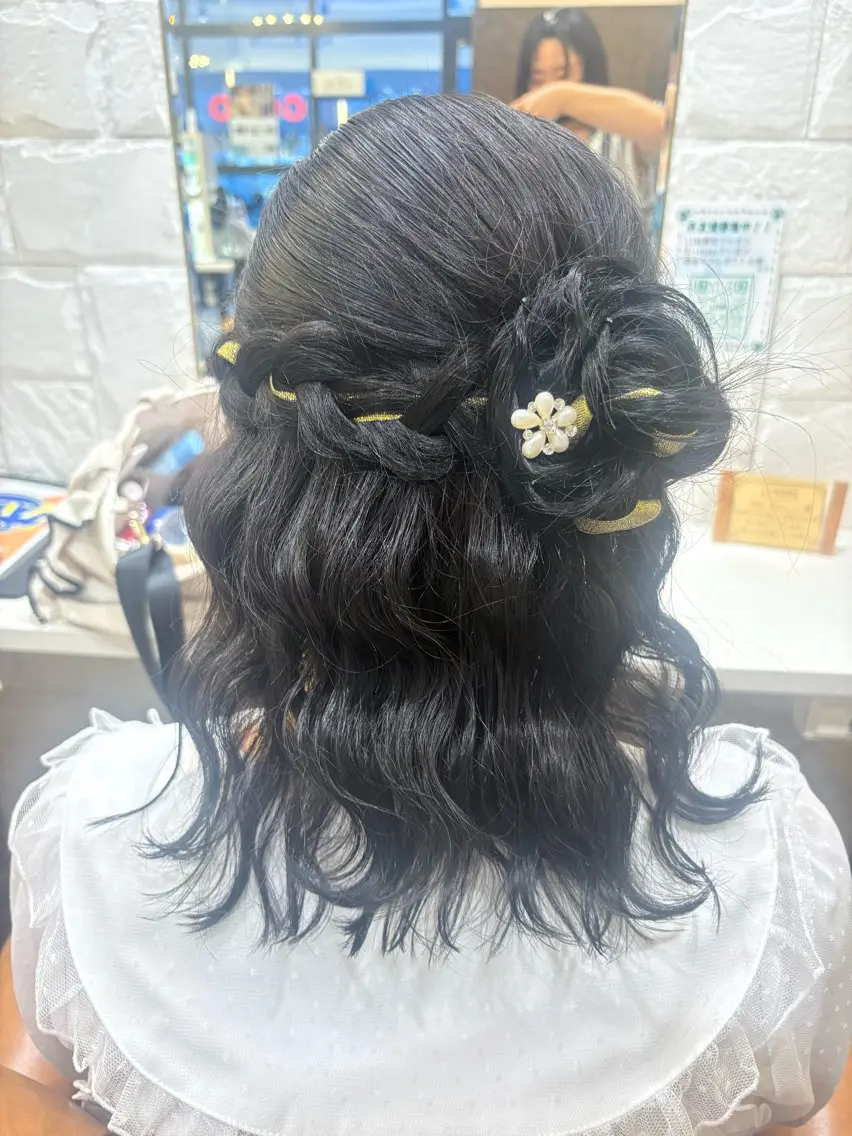 ミディアム ヘアアレンジ ヘアセット 🫧美髪&髪質改善 𝔼𝕀𝕄𝕀🫧のヘアスタイル