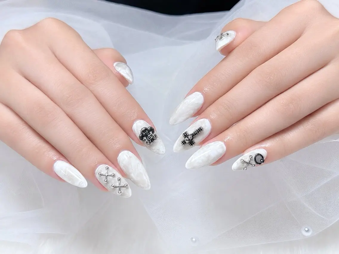 ネイル ハンドネイル LUNE DC NAILのネイルデザイン