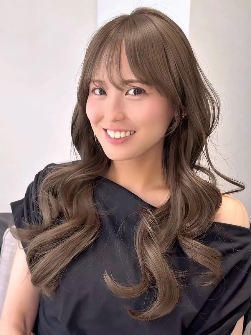 ロング りん/レイヤーカット ／小顔顔周りカットのヘアスタイル