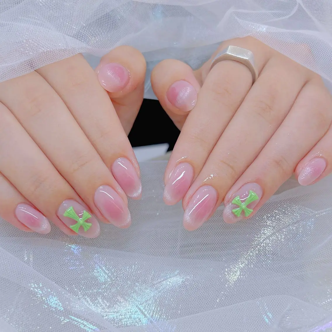 【自爪】マグネットフレンチ×チークネイル✨️500円パーツ2個サービス中❤️の写真