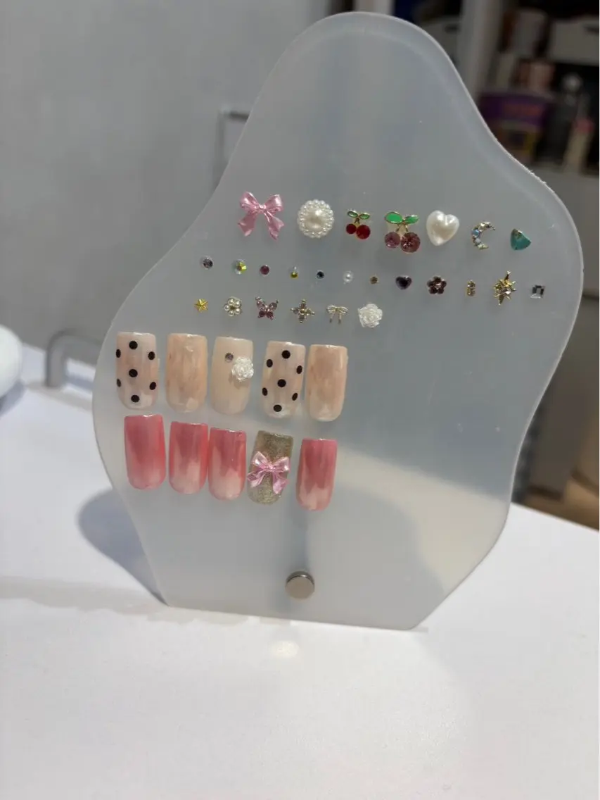 時間内に仕上げるためのモデルさん募集です♪カラー・配置替えできます♪口コミ・返金クレーム対応不可となっておりますの写真