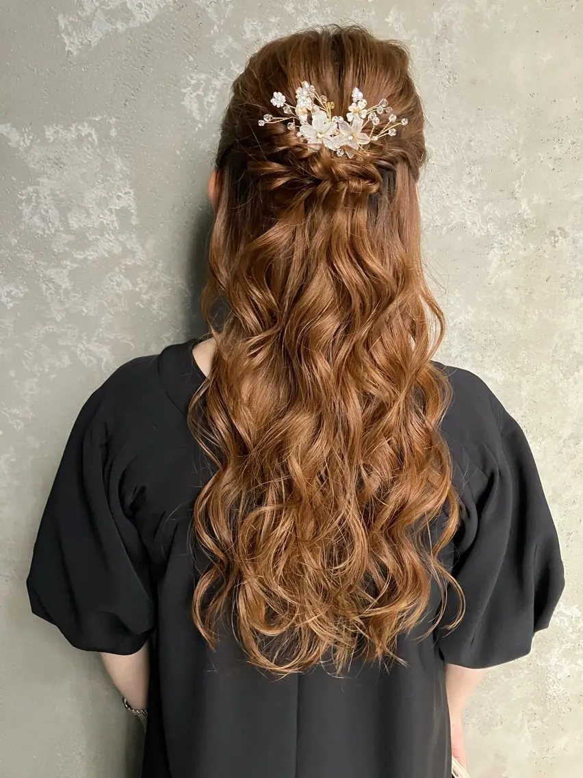 ヘアアレンジ ハーフアップ ヘアセット kotona 🤍miuraのヘアスタイル