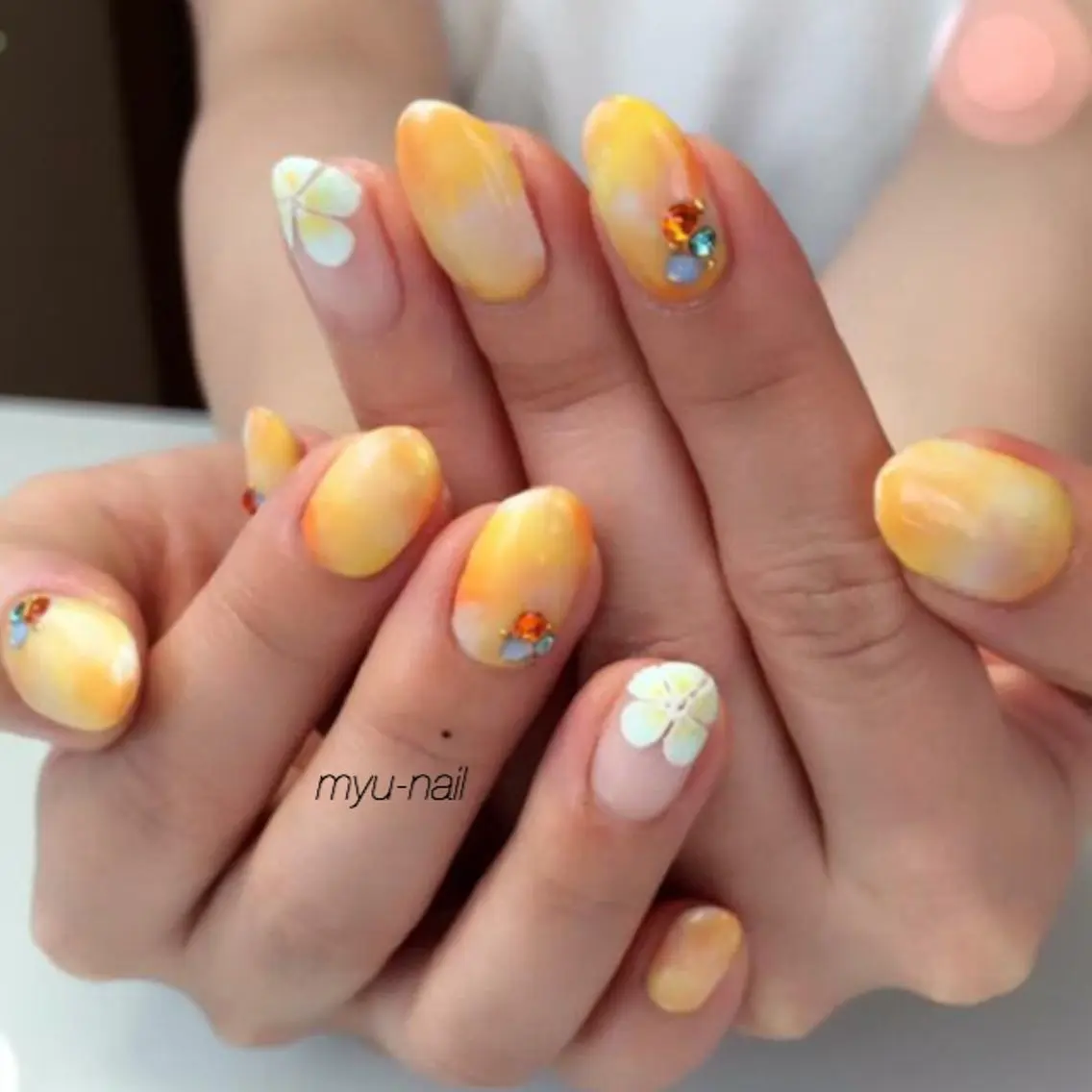 ネイル アートネイル フラワーネイル 大理石ネイル(マーブル) 黄色 ホームサロン myu-nailのネイルデザイン