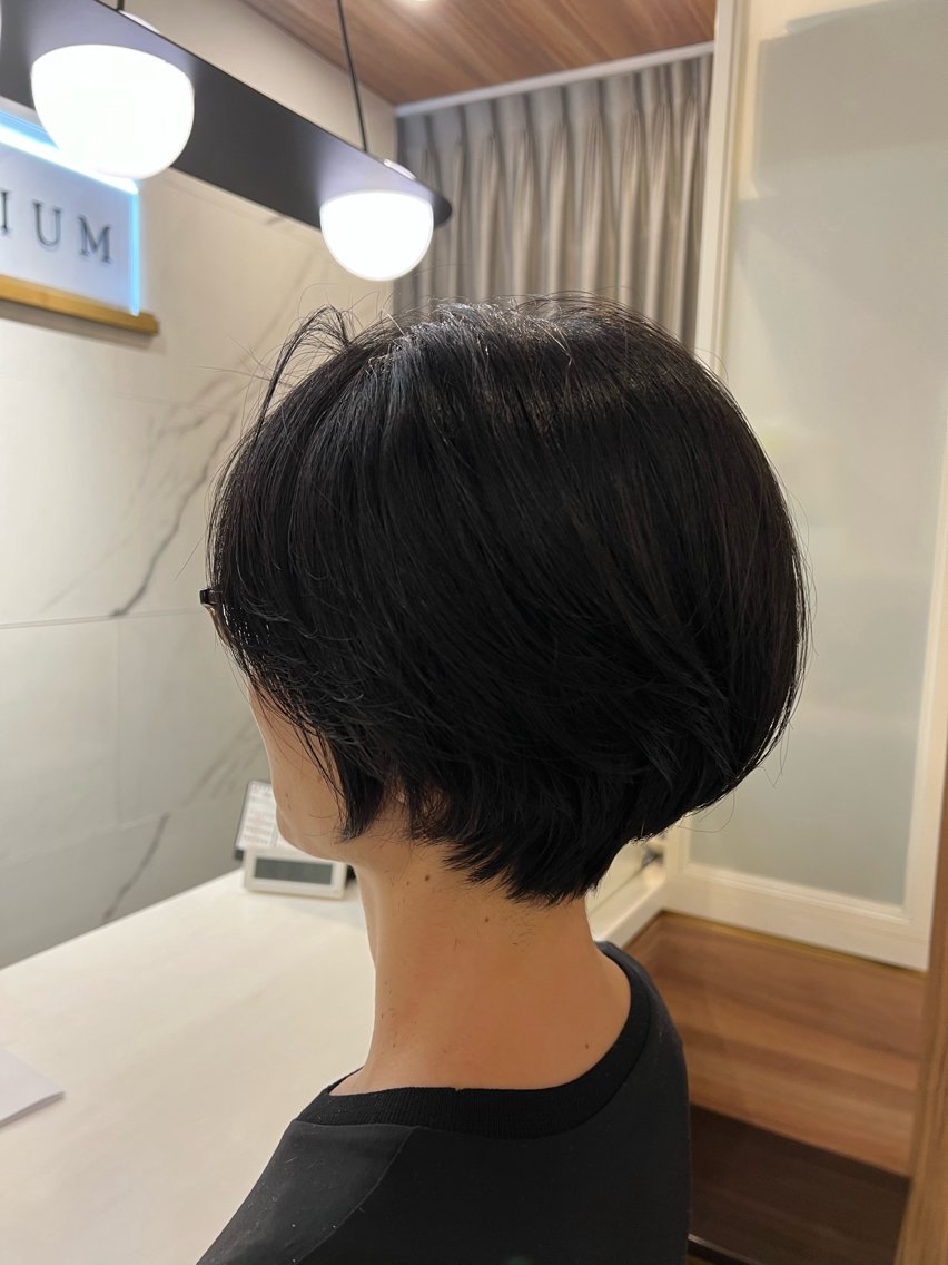 ショート 村中 逸紀のヘアスタイル
