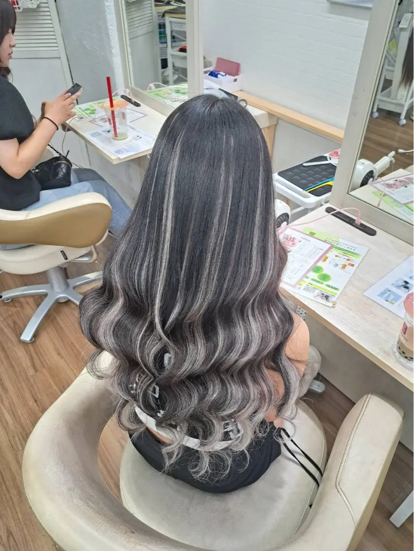 ロング エクステ ハイライト エクステ GLOSS 心斎橋 山上のヘアスタイル