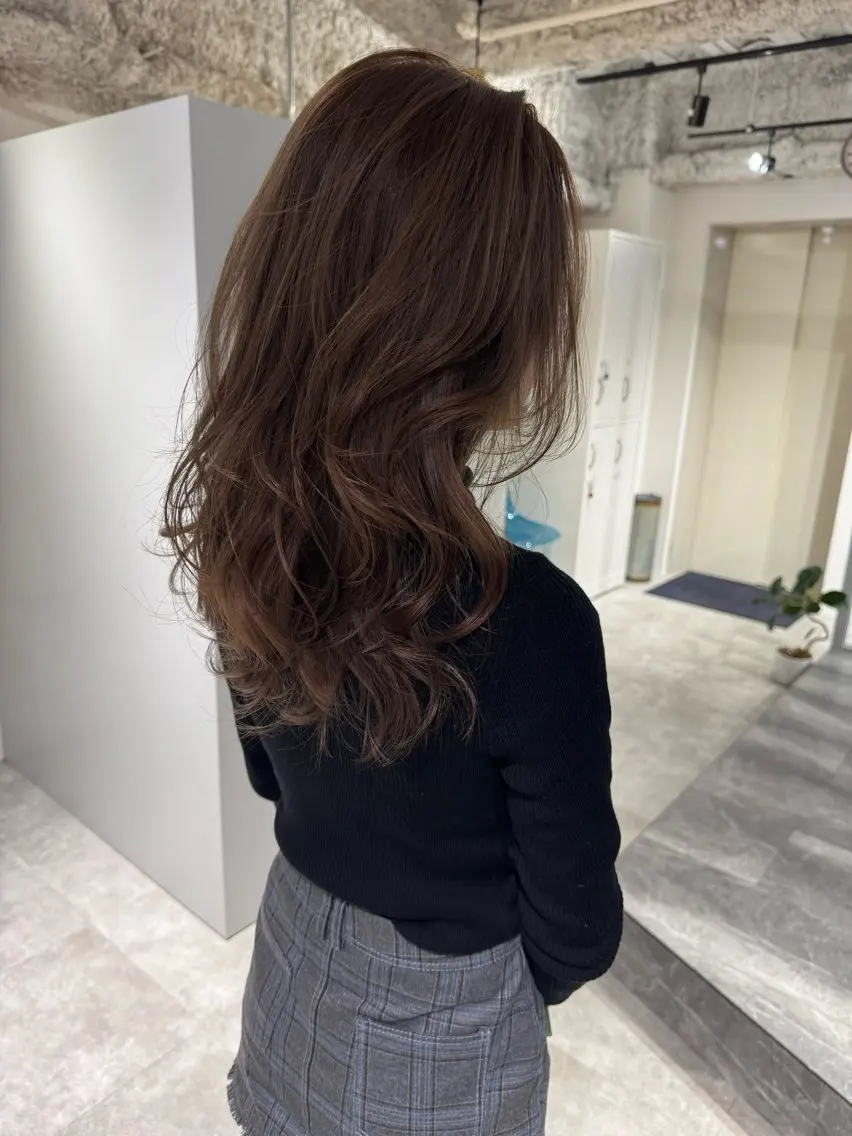 ロング カラー ブリーチ ハイライトカラー ハイライト レイヤーカット 夜23時まで予約🉑 reverieあきらのヘアスタイル