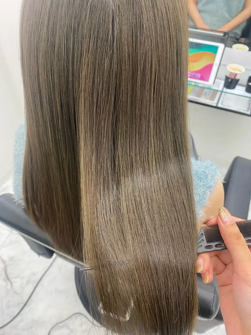 【髪質改善】【月1ヘアメンテナンスに🤍✨️】前髪カット＋プル艶酸熱トリートメントの写真