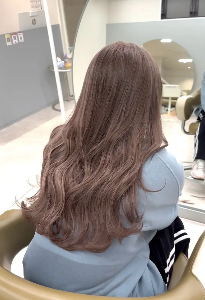 ロング カラー ブリーチ 透明感カラー ヘアカラー 日吉 里緒のヘアスタイル