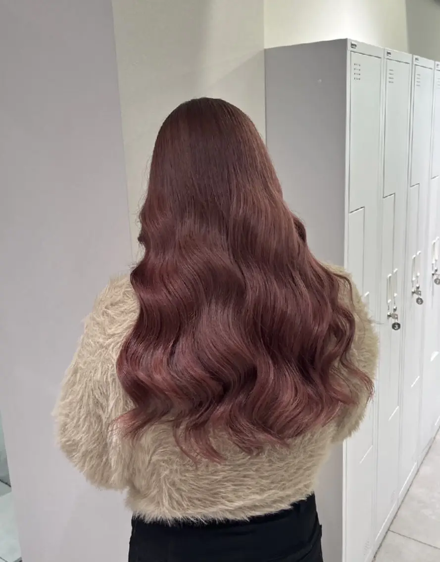 ロング ハイライト 髪質改善 韓国風ヘア レイヤーカット piLLon 心斎橋のヘアスタイル