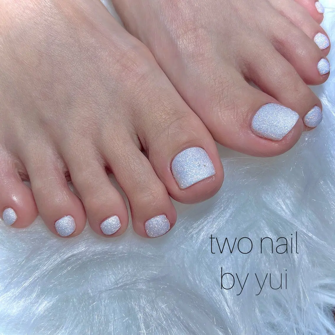 ネイル オーロラネイル キラキラネイル ネイルチップ ホワイト フットネイル two nailのネイルデザイン