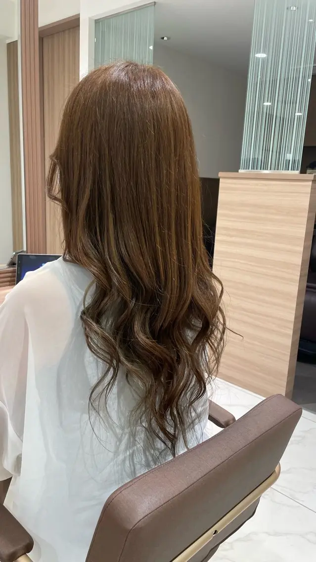 セミロング カット ヘアカラー ハイトーン募集中 💜✝️荒川優輝のヘアスタイル
