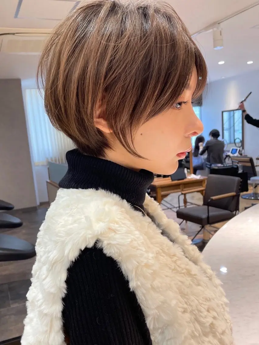 ショート カラー カット ヘアカラー トリートメント Aster 店長 れおんのヘアスタイル