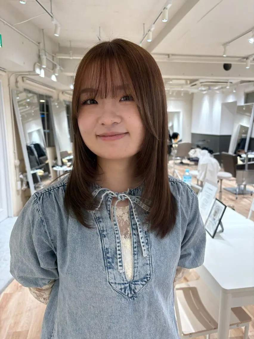ロング レイヤーカット 与那嶺 亜美のヘアスタイル
