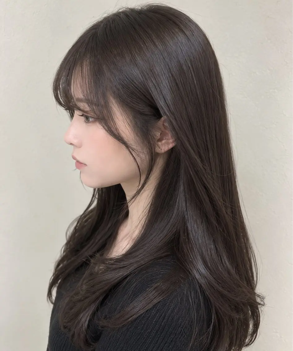 ロング カラー ブリーチ 透明感カラー ダークグレー ダークグレージュ グレージュ ヘアカラー 美髪カラー/髪質改善 /学割/梅本琉衣のヘアスタイル