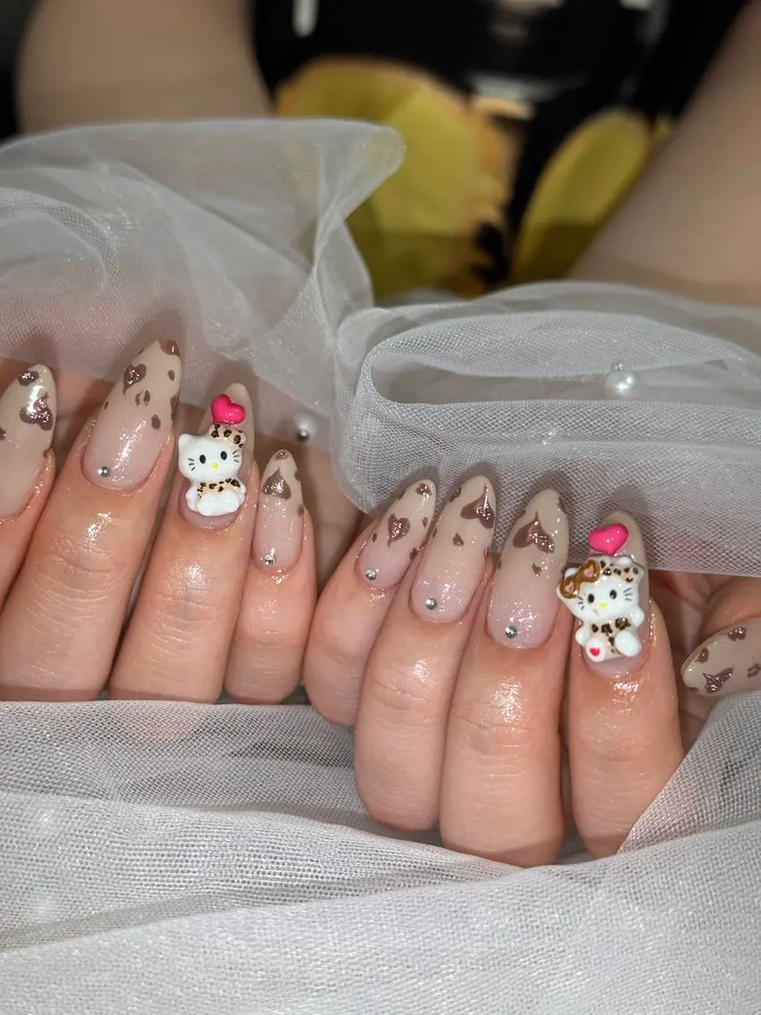 ネイル 長さ出し キラキラネイル ワンホンネイル ハンドネイル NEM nailstudioのネイルデザイン