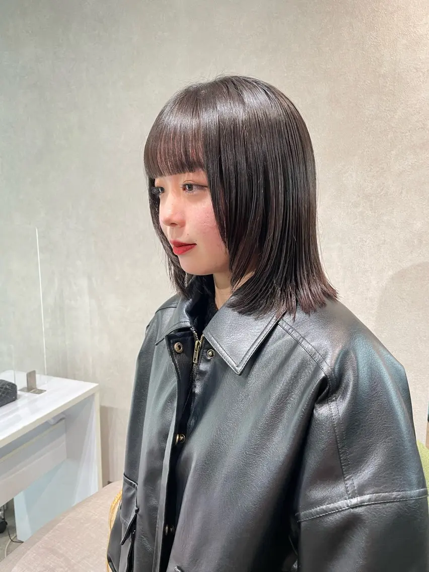 ミディアム カラー 顔まわりレイヤー レイヤーカット トリートメント ヘアカラー トリートメント ナチュラル透明感🌱 小山美樹子のヘアスタイル