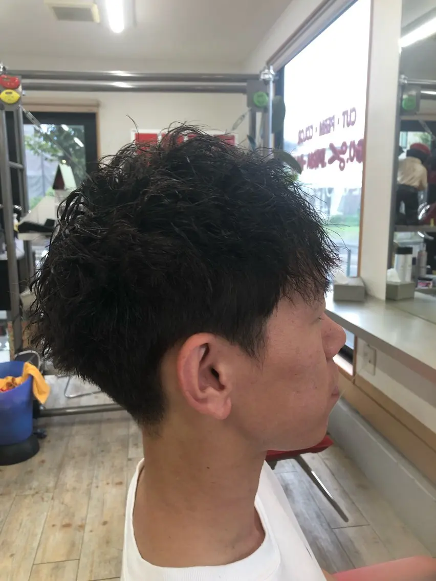 ショート パーマ メンズ メンズショート 刈り上げ ショートヘア ストレートパーマ 水谷 寛太のヘアスタイル