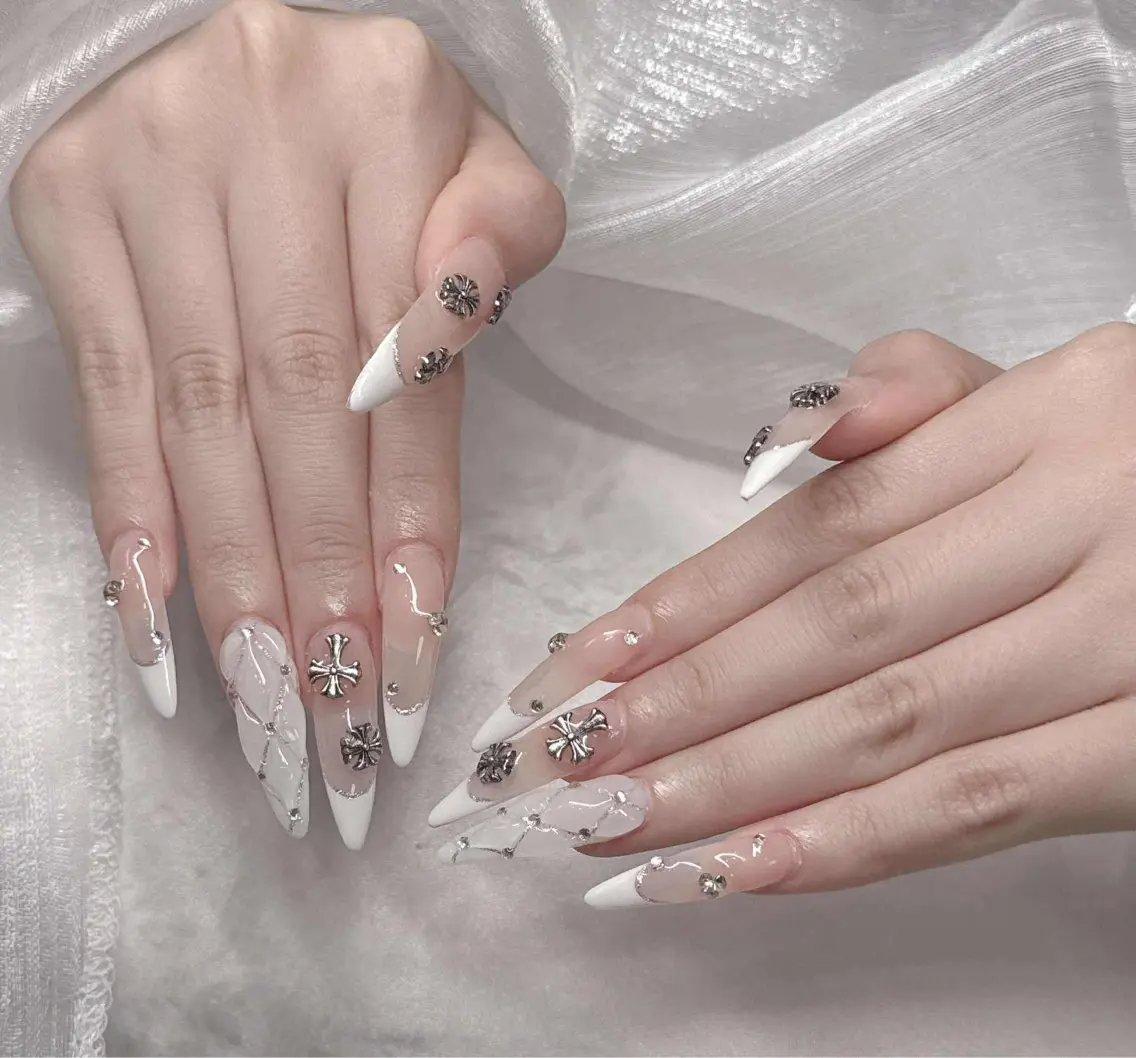 ネイル 長さ出し グラデーション 卒業式 キラキラネイル マグネットネイル ハンドネイル Lee Nailsのネイルデザイン
