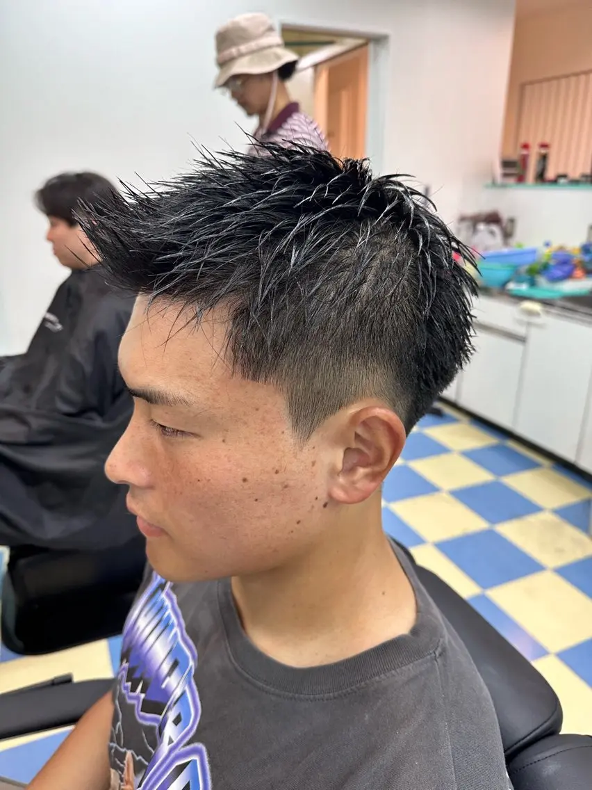 ショート 【床屋💈No.1】 ドラゴン🐉のヘアスタイル